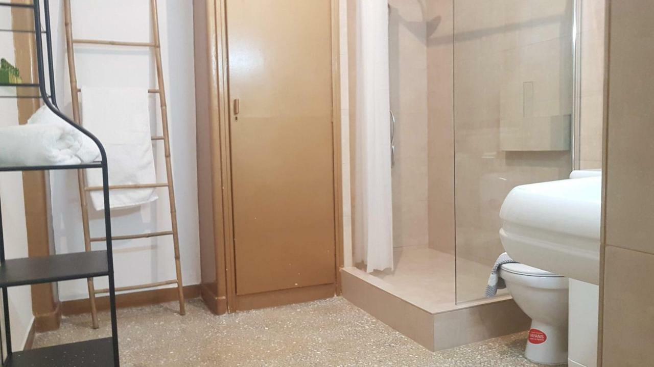 Violet Errathens Apartment - Athens Center, 7 Bd, 3 Bath Exterior photo